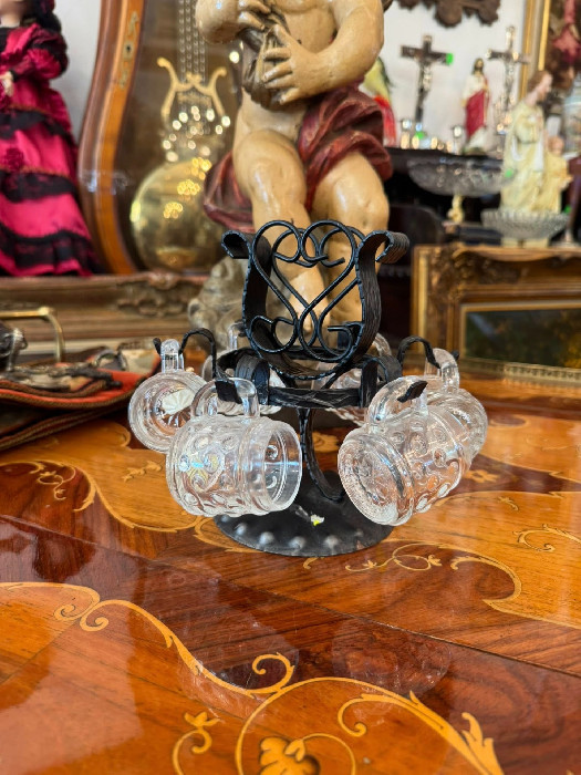 Set de mini-halbe cu suport (Schnapskrügerl). :: Art-deco-arad